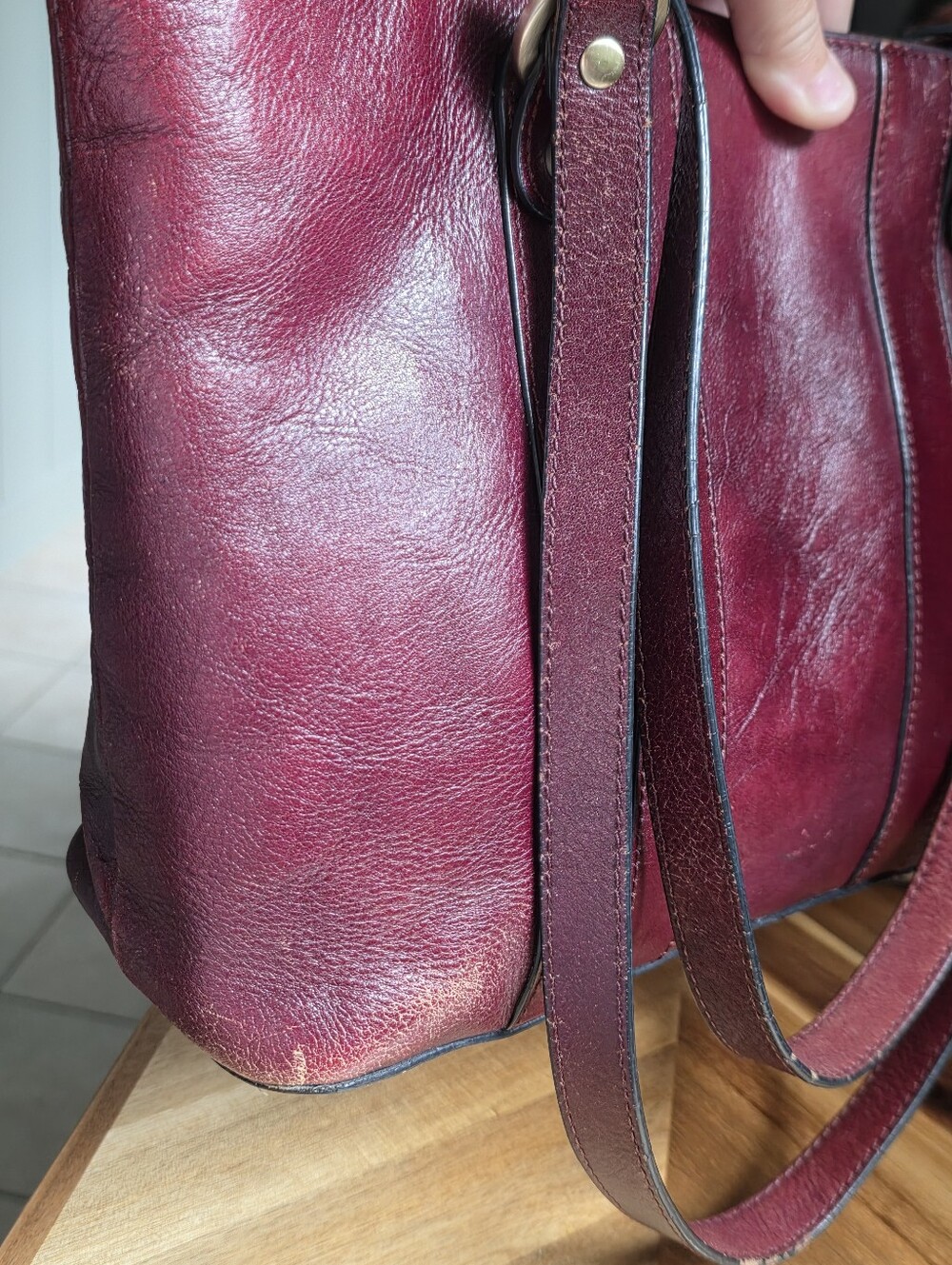 Vintage Maroon Genuine Leather Shoulderbag - Picture 5 of 10